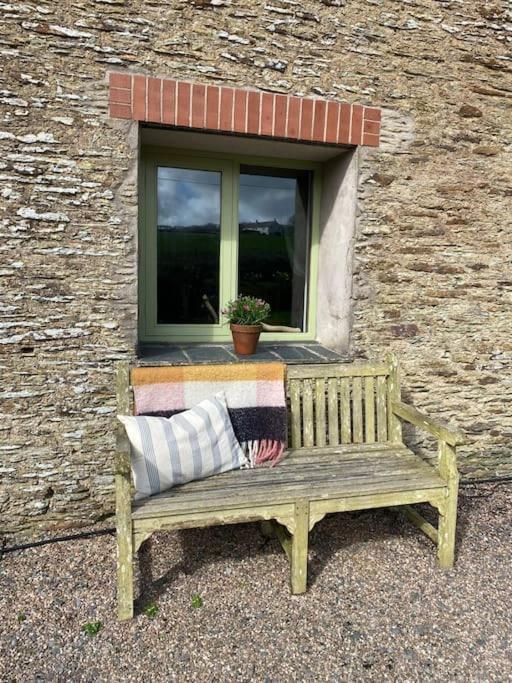 The Wheelhouse At Hewish Mill Holiday home Bittadon