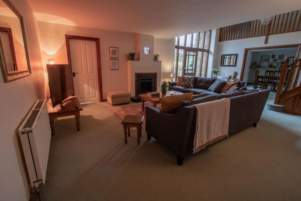The Wheelhouse At Hewish Mill Holiday home