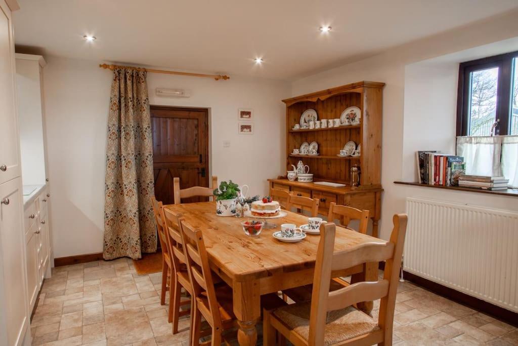 Holiday home The Wheelhouse At Hewish Mill Bittadon